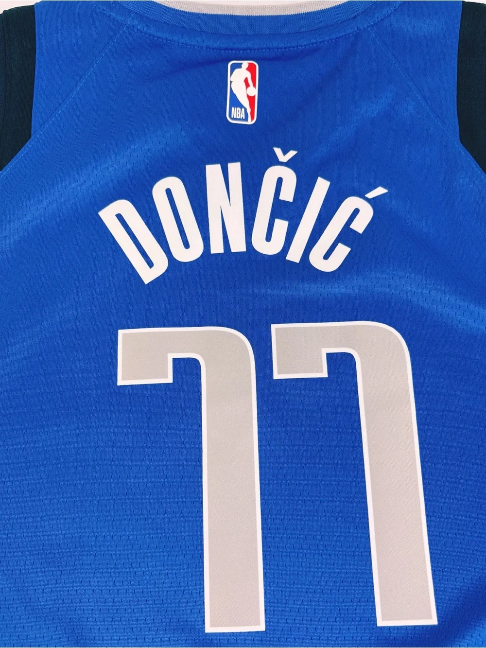 Nike Luka Doncic #77 Dallas Mavericks Swingman Jersey Youth L 14-16 Blue NBA